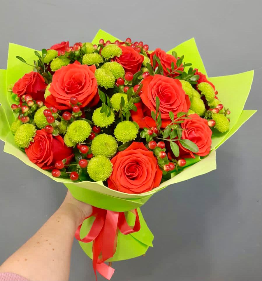 Букет цветов из: Хризантемы и Розы в Черном Яре