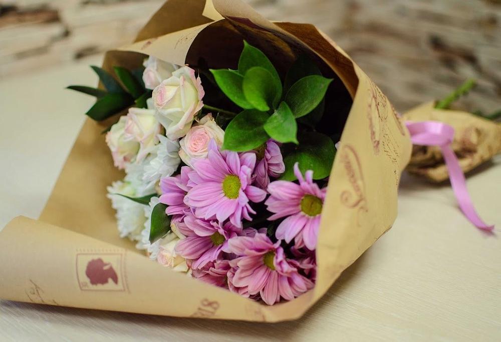 Букет цветов из: Розы и Хризантемы в Черном Яре