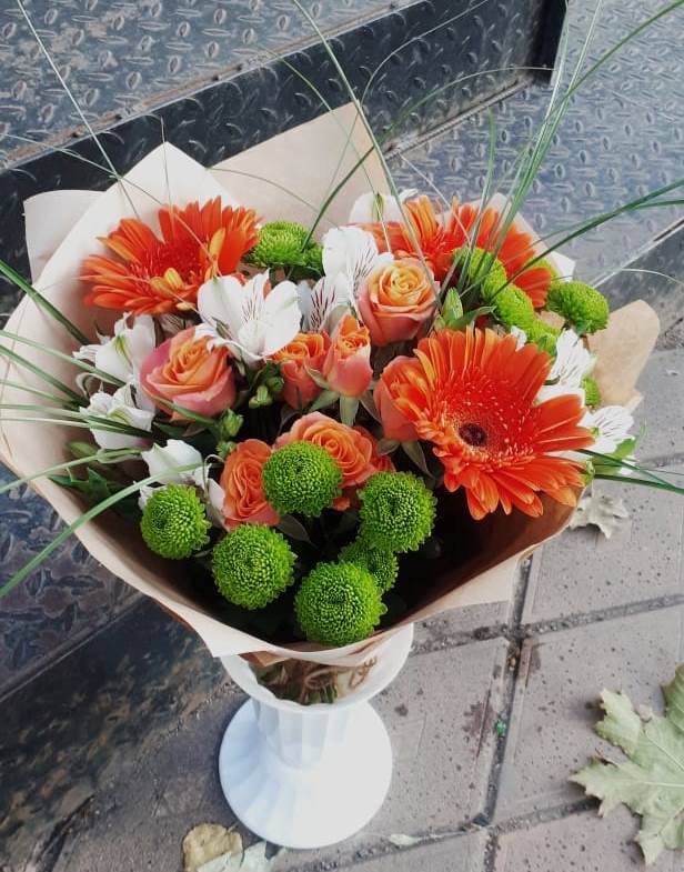 Букет цветов из: Герберы, Хризантемы, Альстромерии и Розы в Черном Яре