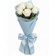 Букет 5 Белых роз Проуд #REPLACE_PRED# Черном Яре