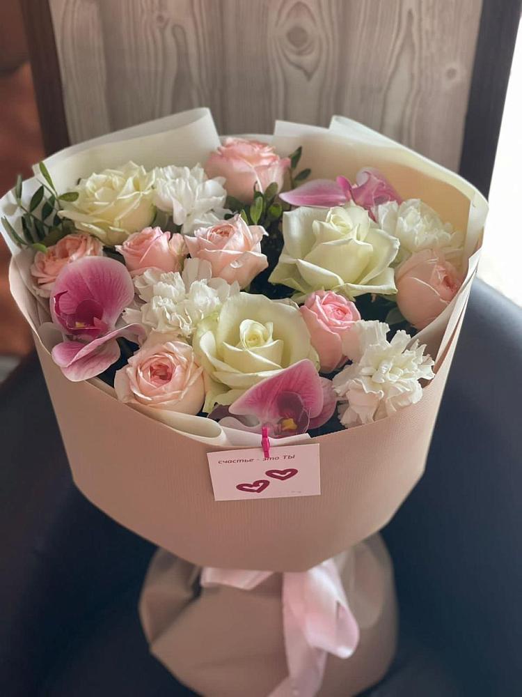 Букет цветов из: Орхидеи, Розы и Гвоздики в Черном Яре