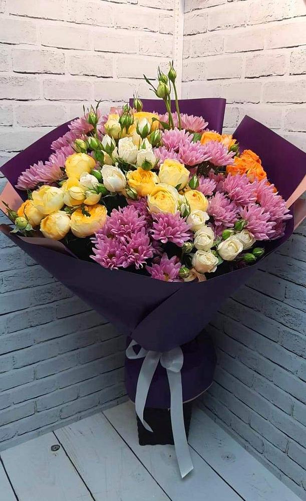 Букет цветов из: Хризантемы и Розы в Черном Яре