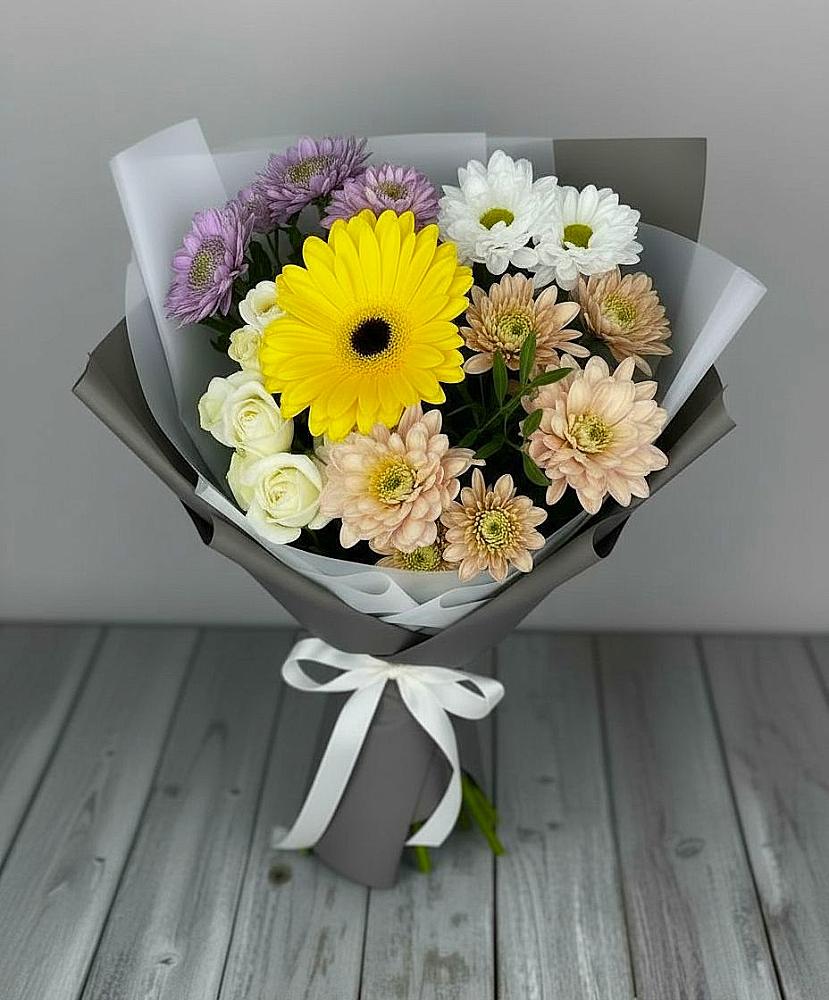 Букет цветов из: Розы, Герберы и Хризантемы в Черном Яре