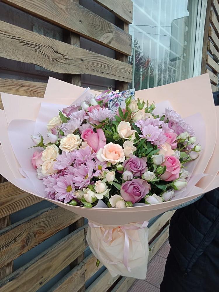 Букет цветов из: Розы и Хризантемы в Черном Яре