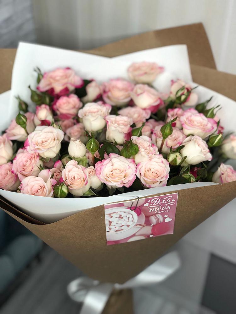 Букет цветов из: Розы в Черном Яре