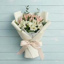 Букет цветов из:  Альстромерии в Черном Яре