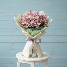 Букет цветов из:  Орхидеи и Розы в Черном Яре