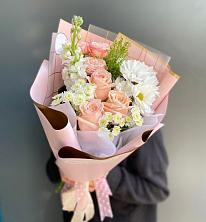 Букет цветов из:  Хризантемы и Розы в Черном Яре