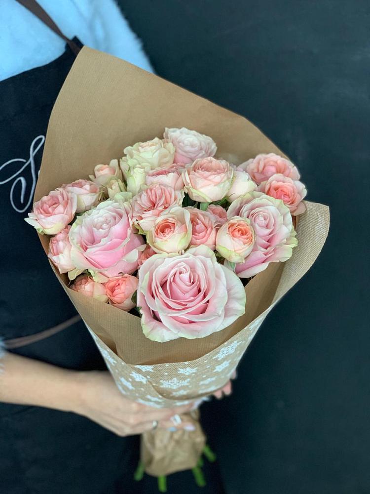 Букет цветов из: Хризантемы и Розы в Черном Яре