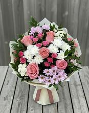 Букет цветов из:  Альстромерии, Гвоздики, Розы и Хризантемы в Черном Яре