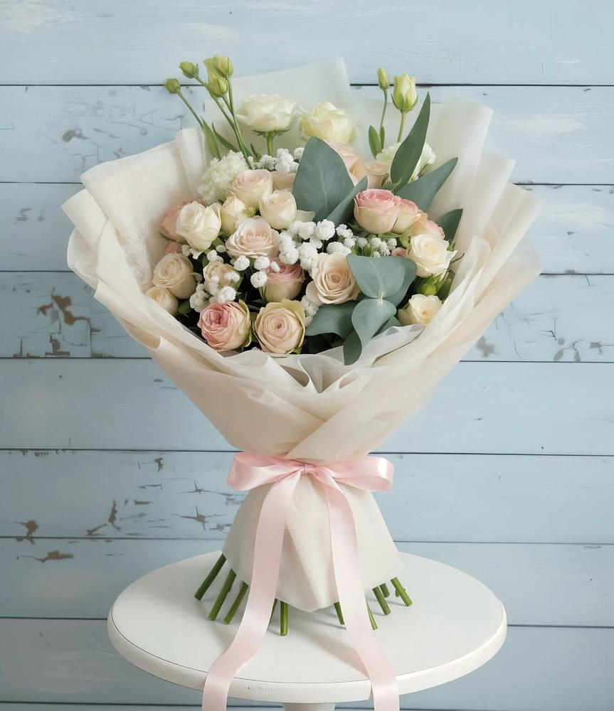 Букет цветов из: Розы и Лизиантусы в Черном Яре