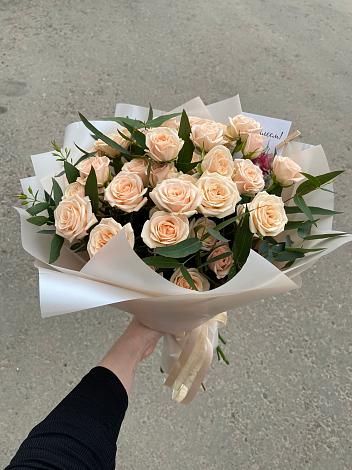 Букет Кремовые розы Латте в Черном Яре