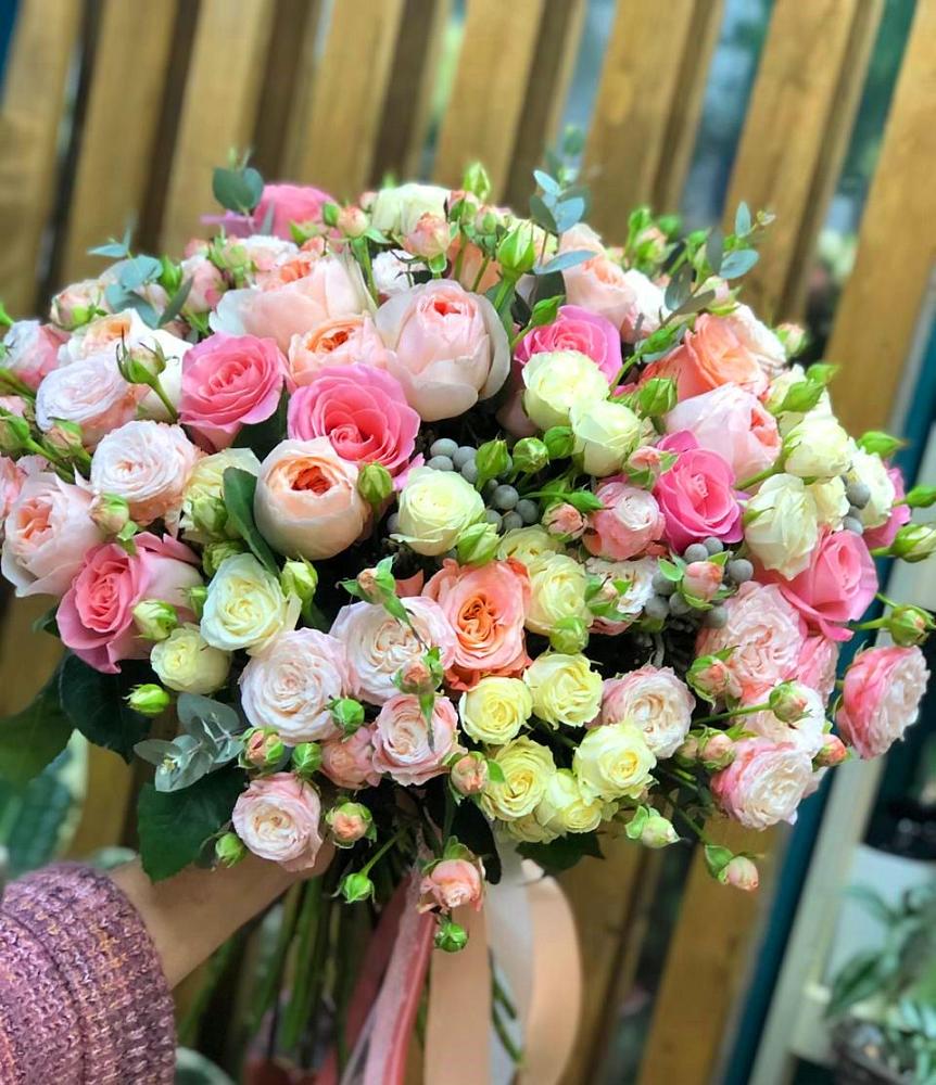 Букет цветов из: Розы в Черном Яре