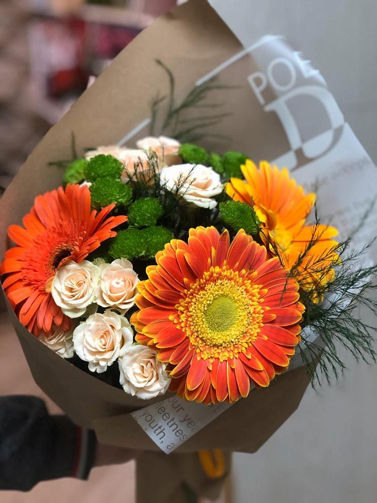 Букет цветов из: Герберы, Хризантемы и Розы в Черном Яре