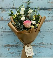 Букет цветов из:  Розы и Лизиантусы в Черном Яре