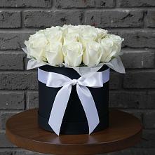 Цветочная композиция из Розы в шляпной коробке в Черном Яре