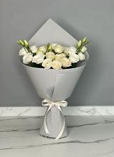 Букет цветов из:  Розы и Лизиантусы в Черном Яре